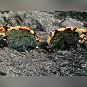 Camouflage rimmed frames/sunglasses